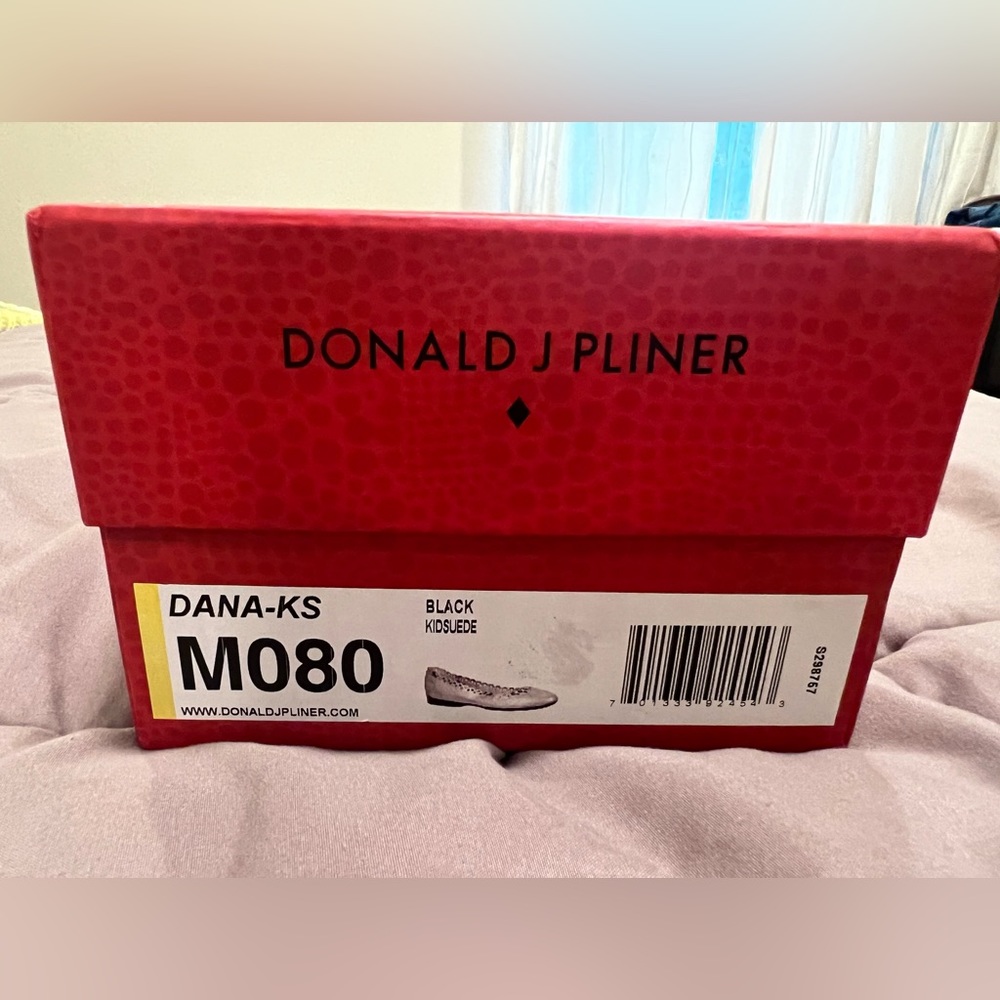 Donald Pliner women’s shoes